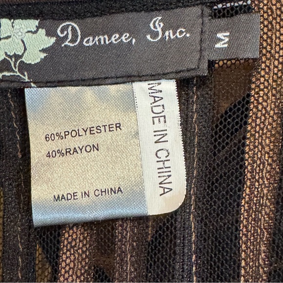 Damee, Inc two piece set. Tank and Jacket. Medium - Picture 13 of 14